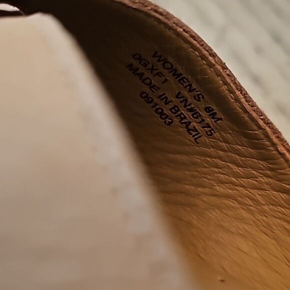 L.L. Bean tan leather sandals size 8 new condition - Picture 9 of 10